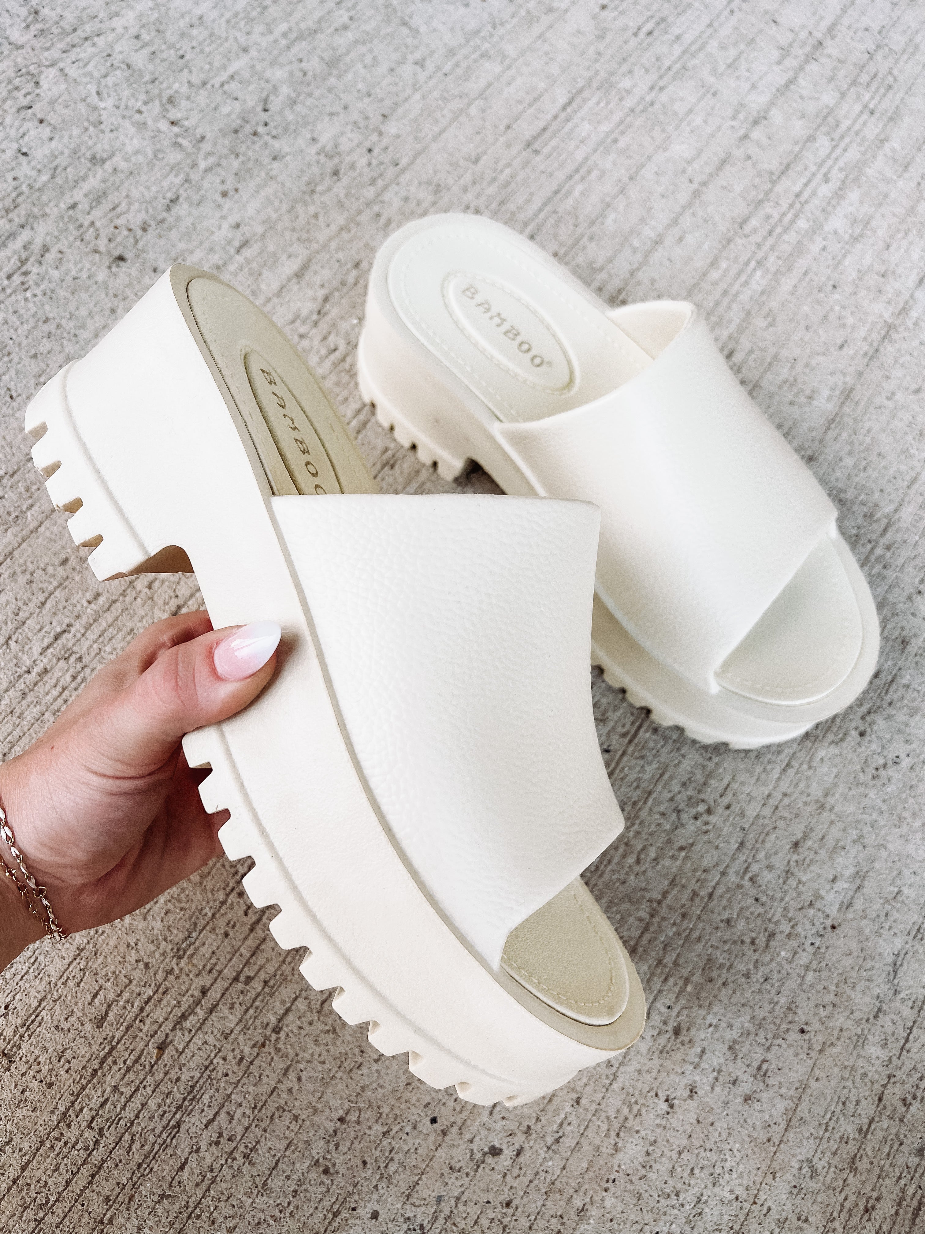 Anniston Shoe in Beige