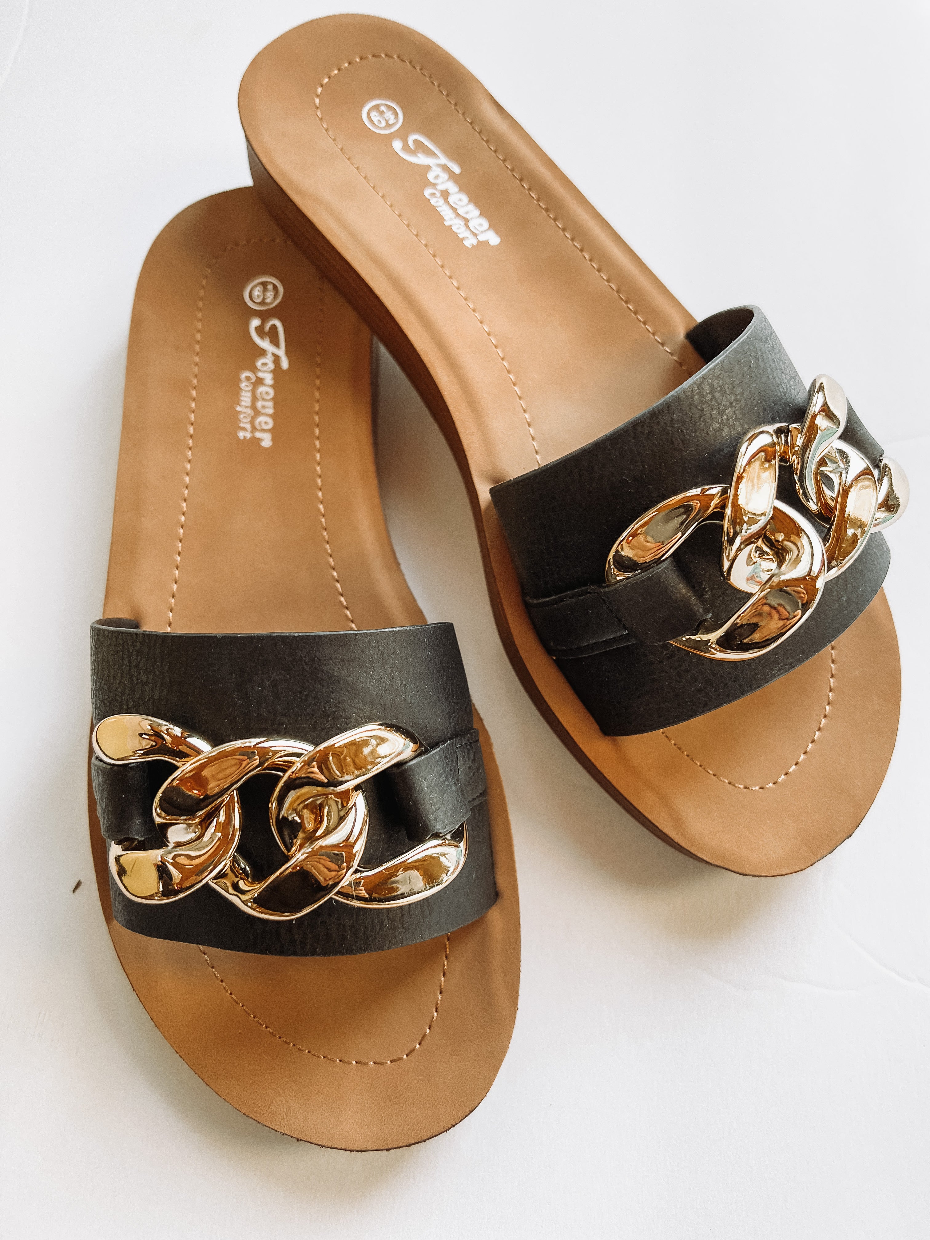 Yara Sandal in Black