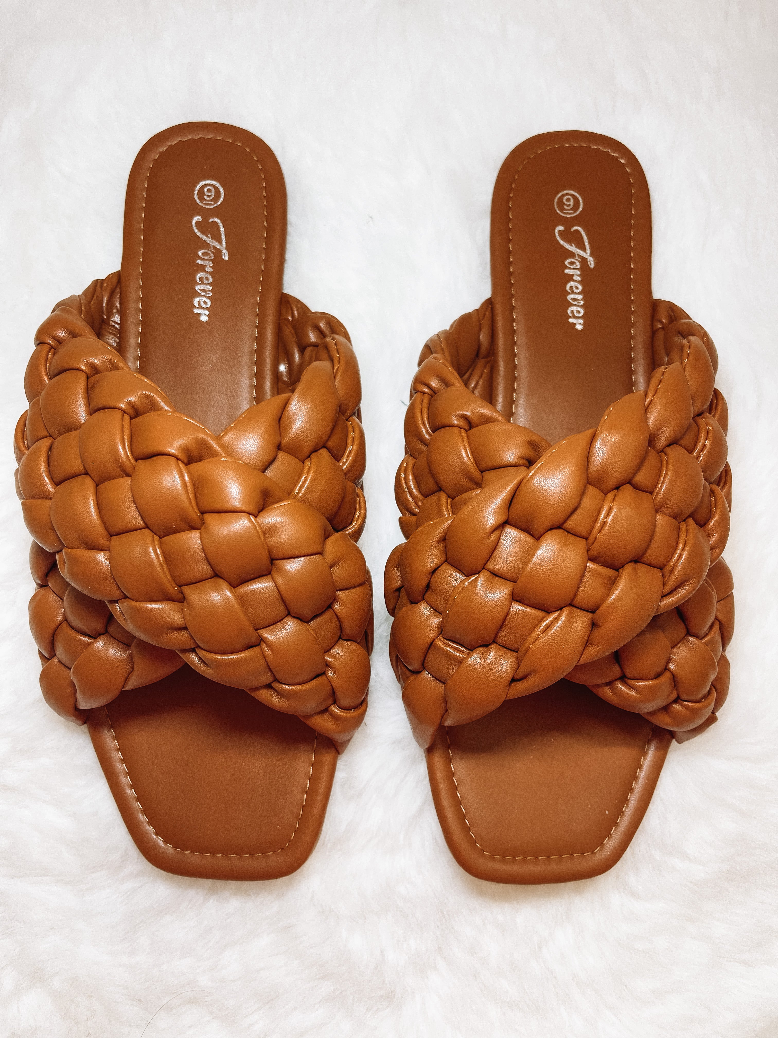 Briane Sandal in Tan