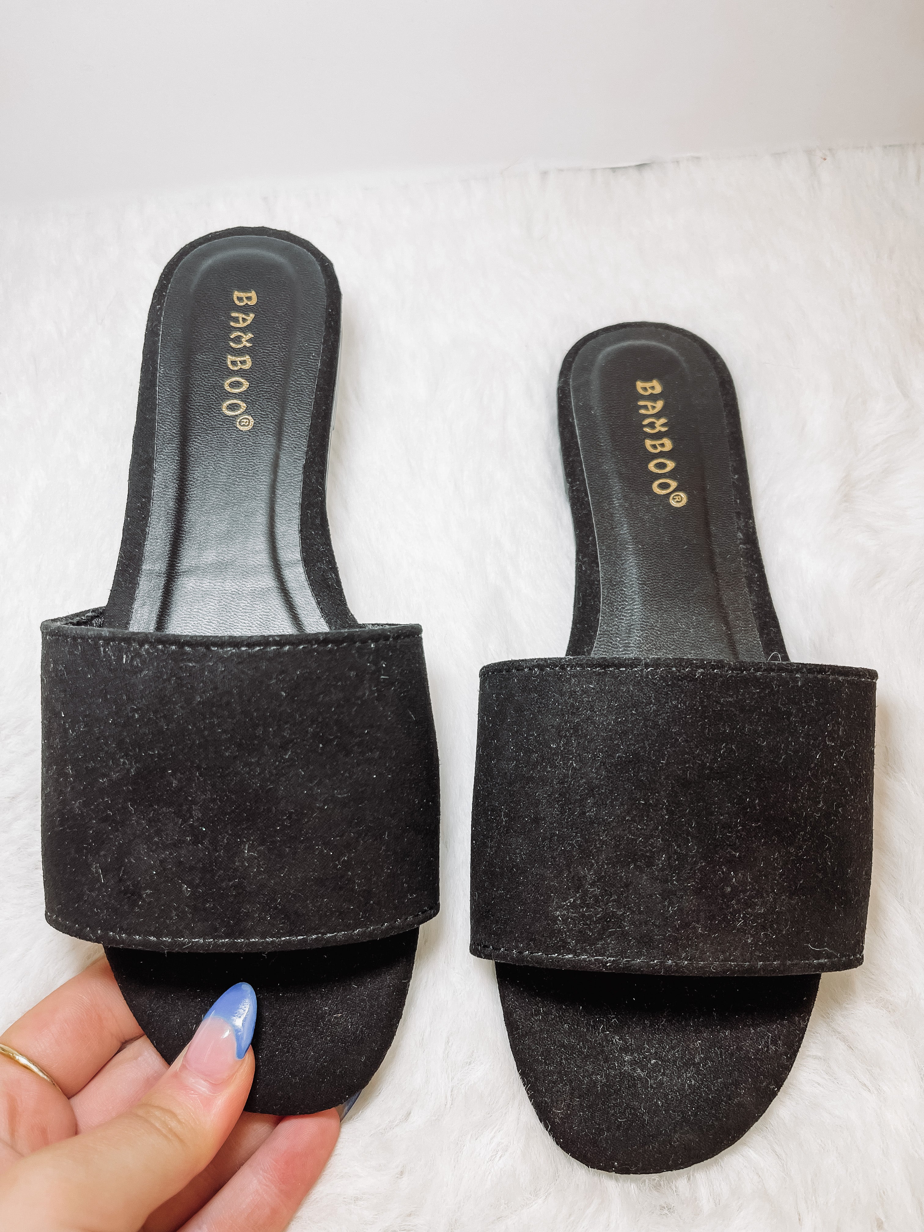Zaria Sandals in Black