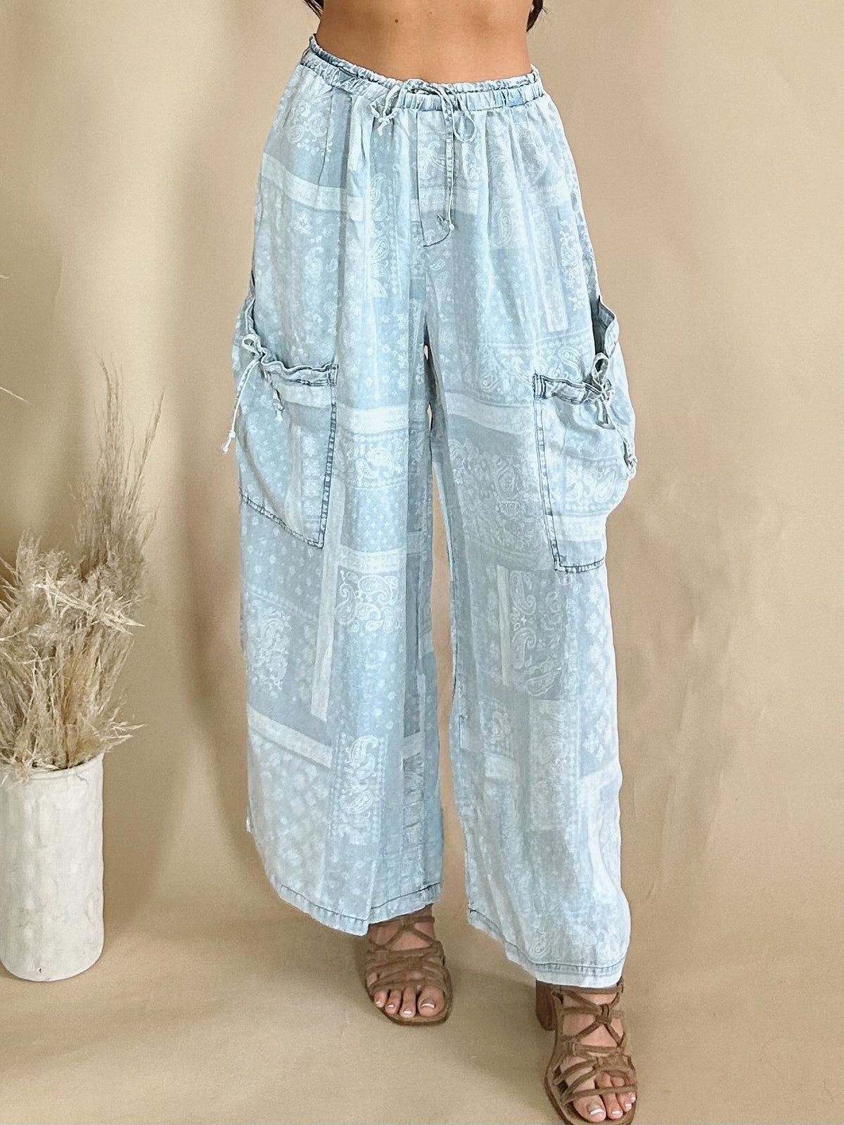 Natalia Pant in Paisley