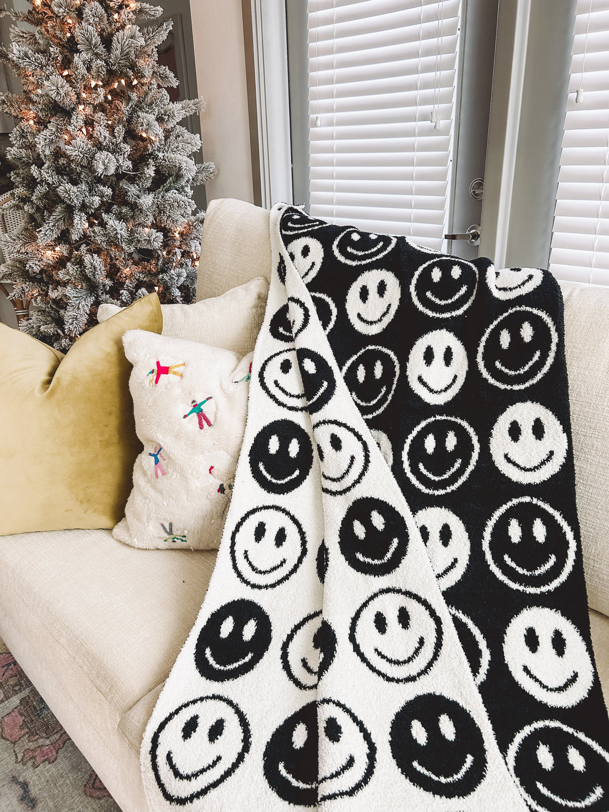 Smiley Face Blanket in Black