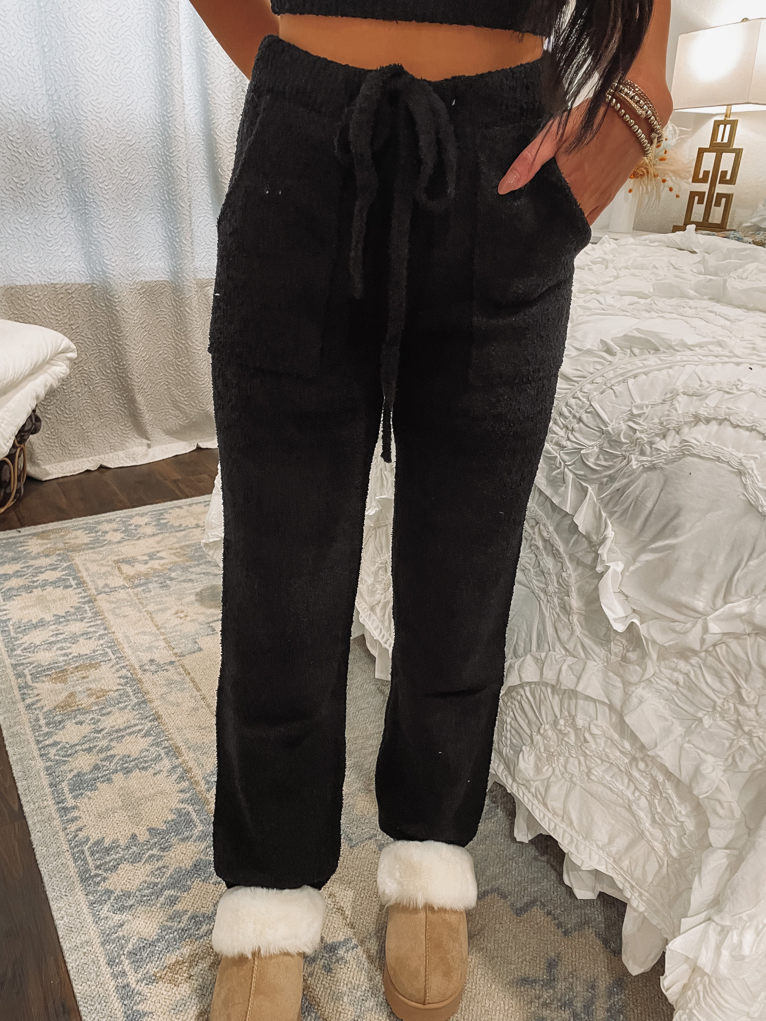 Solid Lounge Pants in Black