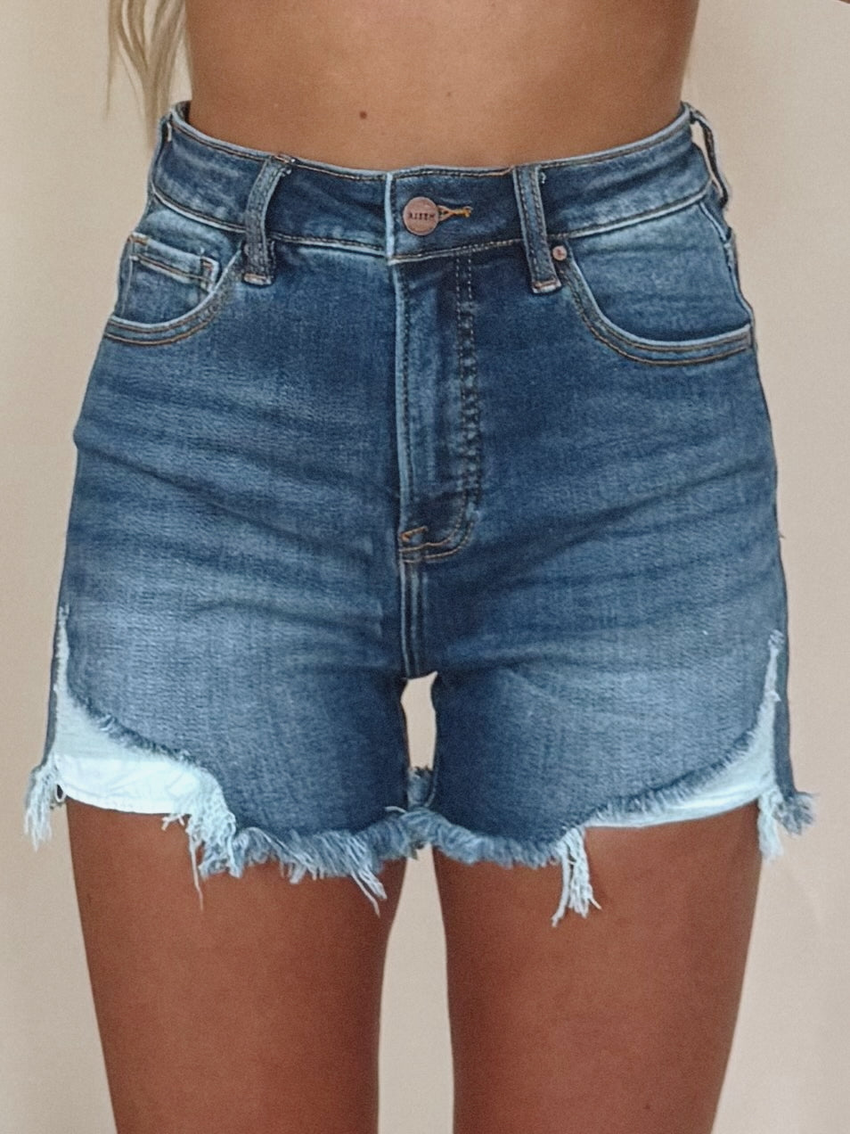 Gabrielle Shorts in Medium