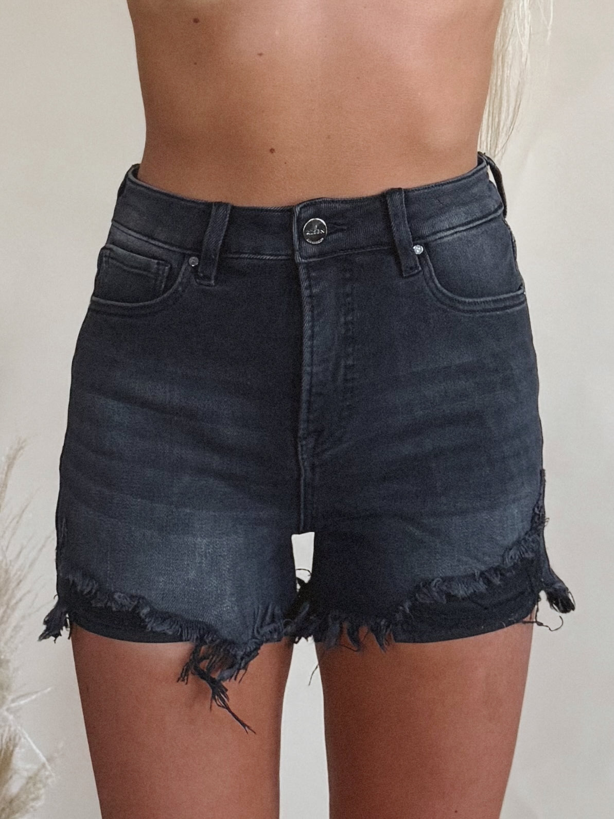 Gabrielle Shorts in Black