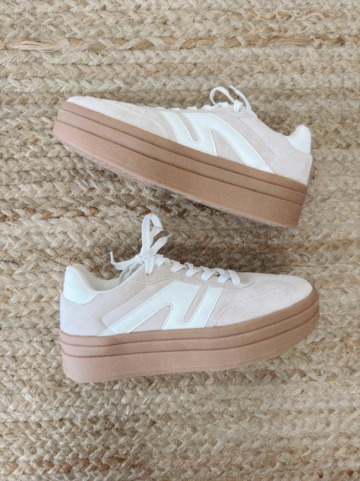 The Topping Sneaker in Beige/White