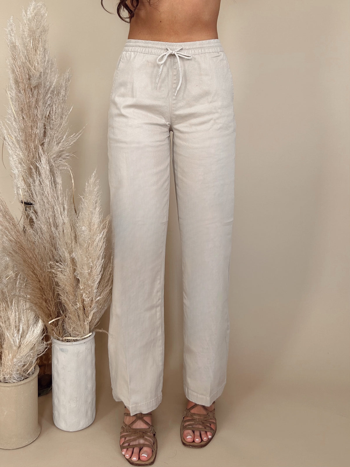 The Alina Pant Sesame