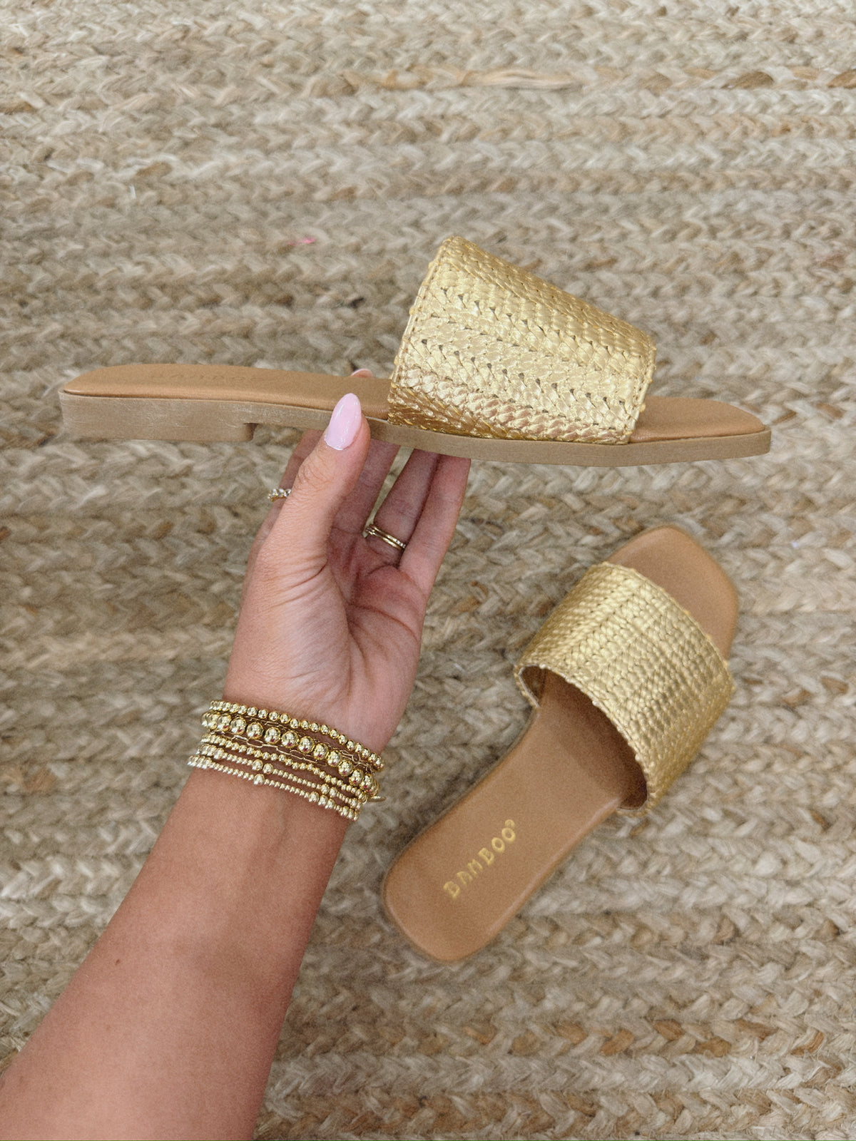 Hint Sandal