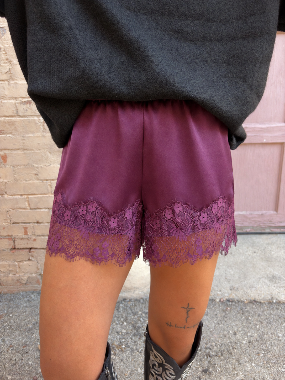 Christy Shorts in Plum