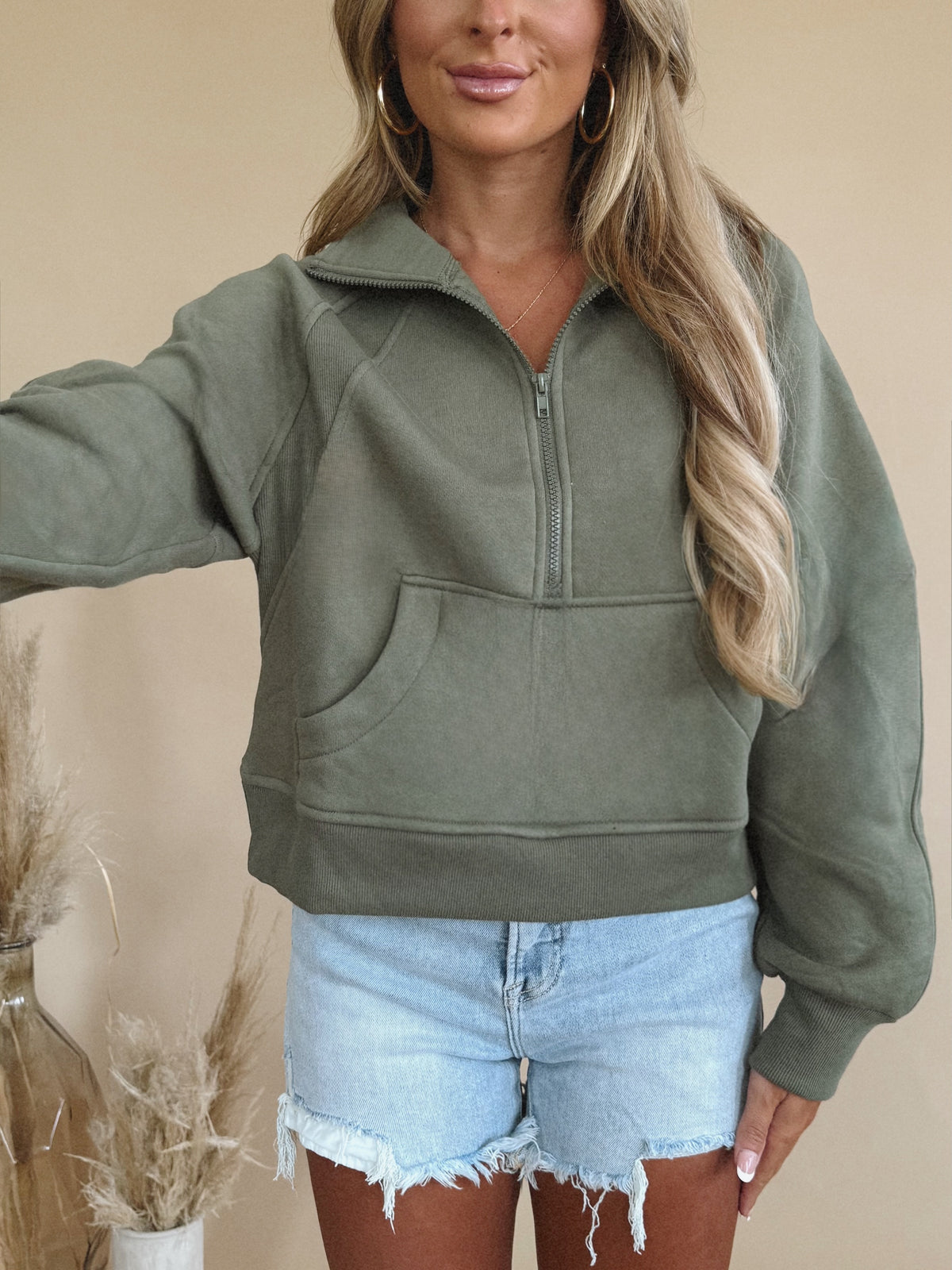 Merrick Sweatshirt in Light Olive