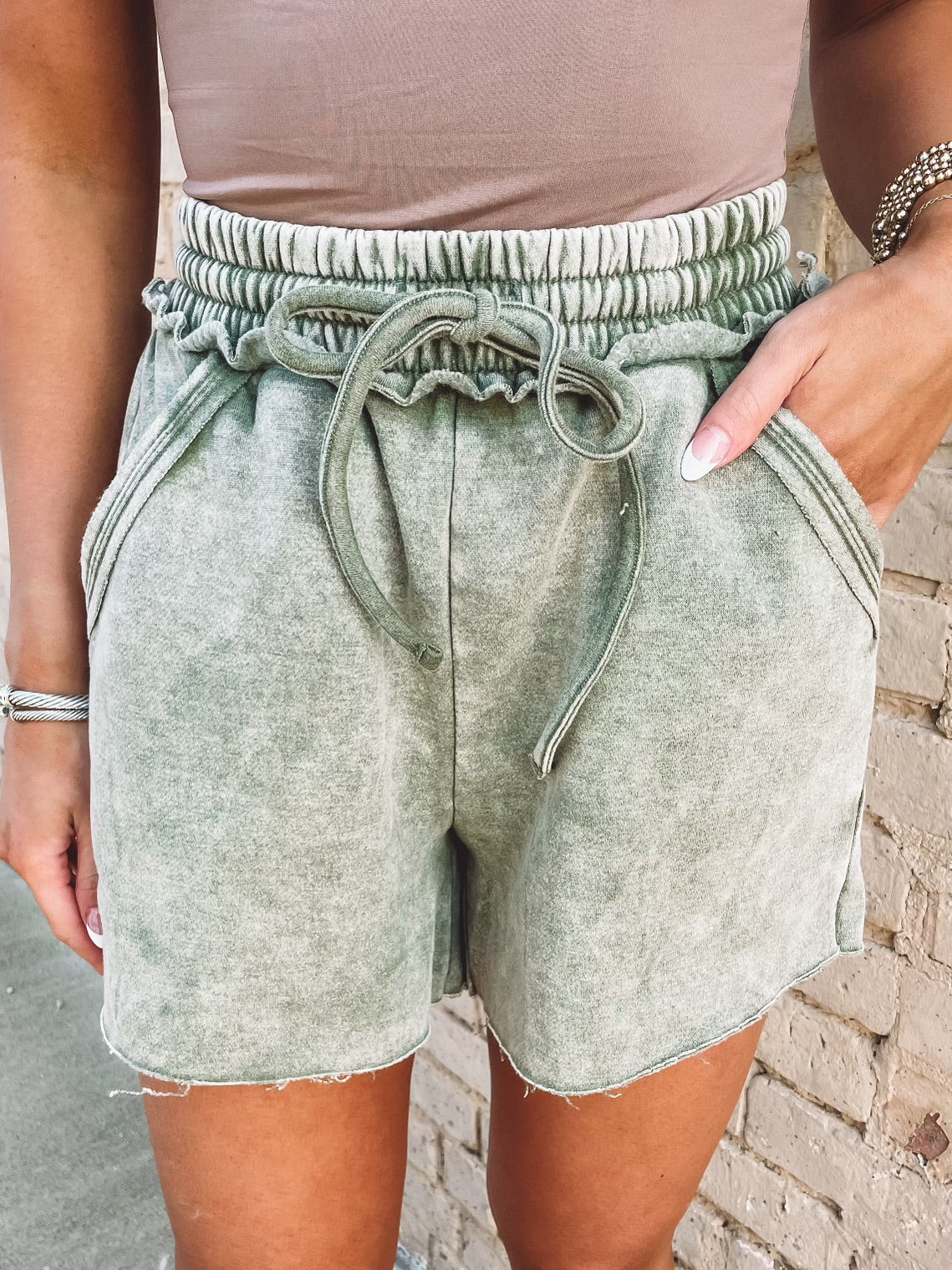 Sweeney Shorts in Light Olive